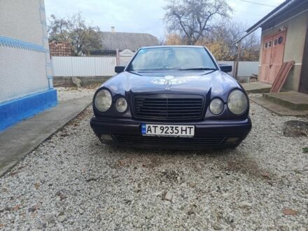 Фіолетовий Мерседес 220, об'ємом двигуна 2.2 л та пробігом 2 тис. км за 2000 $, фото 1 на Automoto.ua