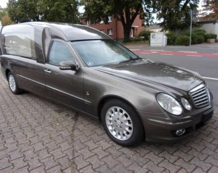 Коричневый Мерседес 220, объемом двигателя 2.2 л и пробегом 238 тыс. км за 33678 $, фото 2 на Automoto.ua