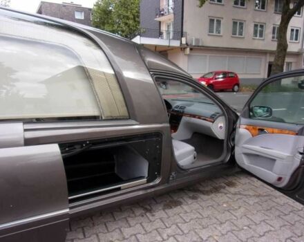 Коричневый Мерседес 220, объемом двигателя 2.2 л и пробегом 238 тыс. км за 33678 $, фото 12 на Automoto.ua