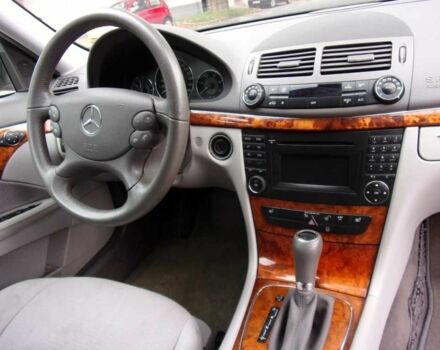 Коричневый Мерседес 220, объемом двигателя 2.2 л и пробегом 238 тыс. км за 33678 $, фото 10 на Automoto.ua