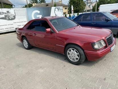 Красный Мерседес 220, объемом двигателя 0 л и пробегом 487 тыс. км за 2850 $, фото 4 на Automoto.ua