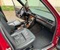Красный Мерседес 220, объемом двигателя 2 л и пробегом 250 тыс. км за 2400 $, фото 5 на Automoto.ua