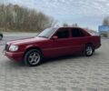 Красный Мерседес 220, объемом двигателя 2.2 л и пробегом 448 тыс. км за 4150 $, фото 1 на Automoto.ua