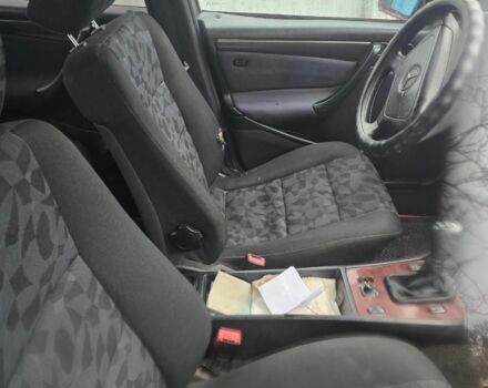 Червоний Мерседес 220, об'ємом двигуна 2.2 л та пробігом 360 тис. км за 1700 $, фото 7 на Automoto.ua