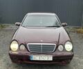 Красный Мерседес 220, объемом двигателя 2.7 л и пробегом 400 тыс. км за 2700 $, фото 7 на Automoto.ua