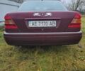 Червоний Мерседес 220, об'ємом двигуна 2.2 л та пробігом 360 тис. км за 1700 $, фото 2 на Automoto.ua