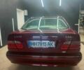 Червоний Мерседес 220, об'ємом двигуна 2.1 л та пробігом 155 тис. км за 8000 $, фото 1 на Automoto.ua