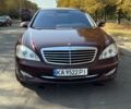 Красный Мерседес 220, объемом двигателя 5 л и пробегом 241 тыс. км за 10500 $, фото 1 на Automoto.ua