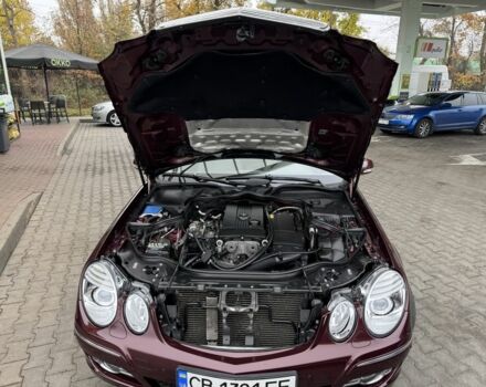 Красный Мерседес 220, объемом двигателя 1.8 л и пробегом 203 тыс. км за 7700 $, фото 16 на Automoto.ua