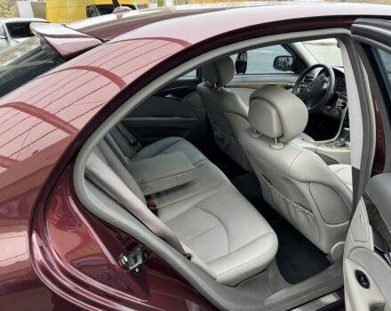 Красный Мерседес 220, объемом двигателя 1.8 л и пробегом 203 тыс. км за 7700 $, фото 12 на Automoto.ua