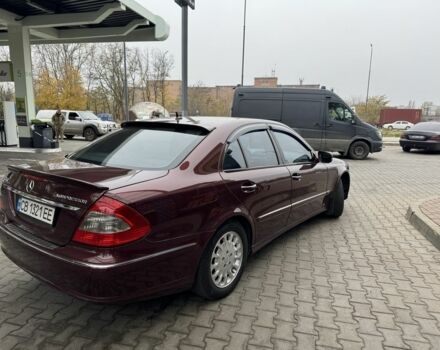 Красный Мерседес 220, объемом двигателя 1.8 л и пробегом 203 тыс. км за 7700 $, фото 3 на Automoto.ua