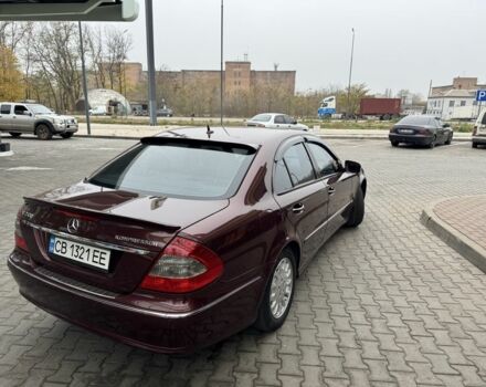 Красный Мерседес 220, объемом двигателя 1.8 л и пробегом 203 тыс. км за 7700 $, фото 4 на Automoto.ua