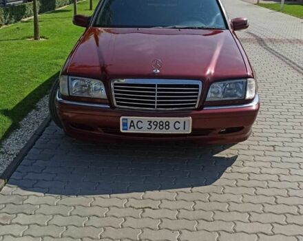 Красный Мерседес 220, объемом двигателя 2.2 л и пробегом 411 тыс. км за 4500 $, фото 7 на Automoto.ua