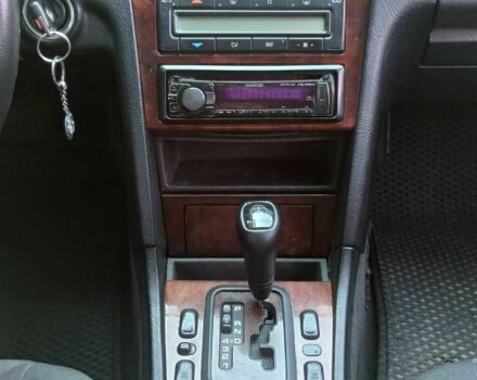 Красный Мерседес 220, объемом двигателя 2.2 л и пробегом 411 тыс. км за 4500 $, фото 23 на Automoto.ua