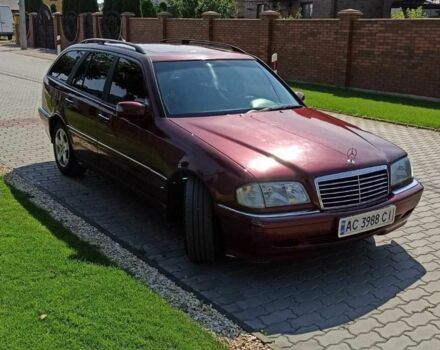 Красный Мерседес 220, объемом двигателя 2.2 л и пробегом 411 тыс. км за 4500 $, фото 8 на Automoto.ua