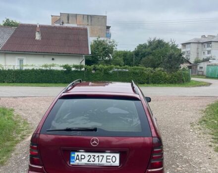 Червоний Мерседес 220, об'ємом двигуна 2.2 л та пробігом 3 тис. км за 3200 $, фото 3 на Automoto.ua