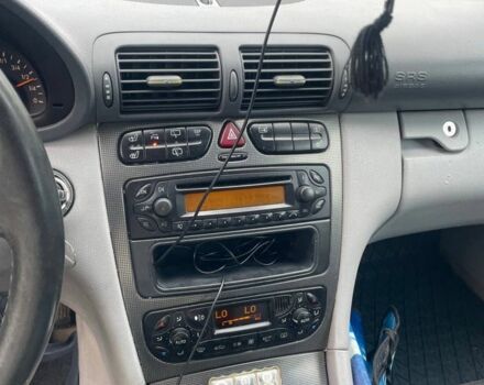 Червоний Мерседес 220, об'ємом двигуна 2.2 л та пробігом 3 тис. км за 3200 $, фото 7 на Automoto.ua