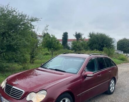 Червоний Мерседес 220, об'ємом двигуна 2.2 л та пробігом 3 тис. км за 3200 $, фото 5 на Automoto.ua