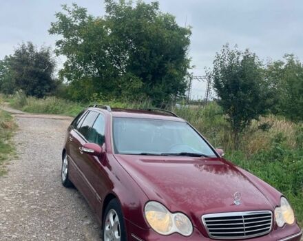 Червоний Мерседес 220, об'ємом двигуна 2.2 л та пробігом 3 тис. км за 3200 $, фото 1 на Automoto.ua