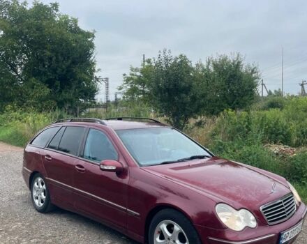 Червоний Мерседес 220, об'ємом двигуна 2.2 л та пробігом 3 тис. км за 3200 $, фото 2 на Automoto.ua