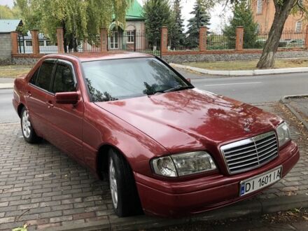 Мерседес 220 1994 у Терновке на Automoto.ua Червоний Мерседес 220, об'ємом двигуна 2.2 л та пробігом 360 тис. км за 3750 $, фото 1 на Automoto.ua