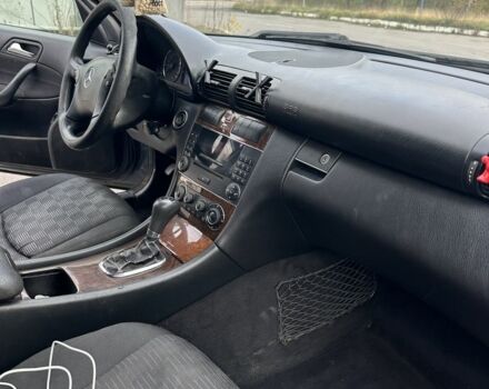 Мерседес 220, объемом двигателя 2.2 л и пробегом 321 тыс. км за 2550 $, фото 7 на Automoto.ua