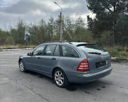 Мерседес 220, объемом двигателя 2.2 л и пробегом 321 тыс. км за 2550 $, фото 4 на Automoto.ua