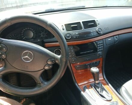 Желтый Мерседес 220, объемом двигателя 2.1 л и пробегом 740 тыс. км за 5200 $, фото 1 на Automoto.ua