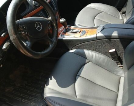 Желтый Мерседес 220, объемом двигателя 2.1 л и пробегом 740 тыс. км за 5200 $, фото 2 на Automoto.ua