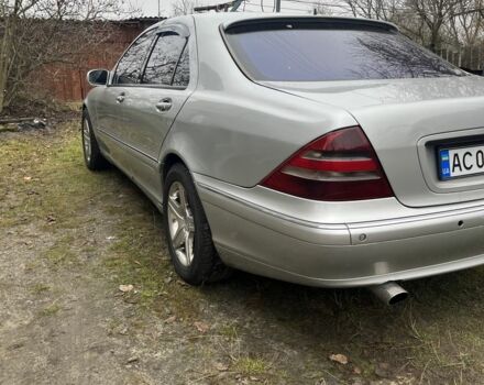 Серый Мерседес 220, объемом двигателя 4.3 л и пробегом 370 тыс. км за 3150 $, фото 2 на Automoto.ua