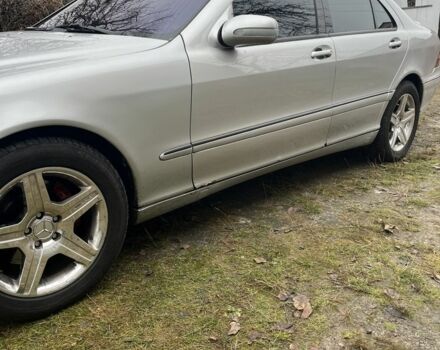 Серый Мерседес 220, объемом двигателя 4.3 л и пробегом 370 тыс. км за 3150 $, фото 1 на Automoto.ua