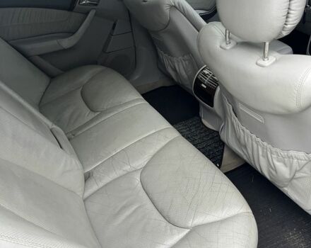 Серый Мерседес 220, объемом двигателя 4.3 л и пробегом 370 тыс. км за 3150 $, фото 5 на Automoto.ua