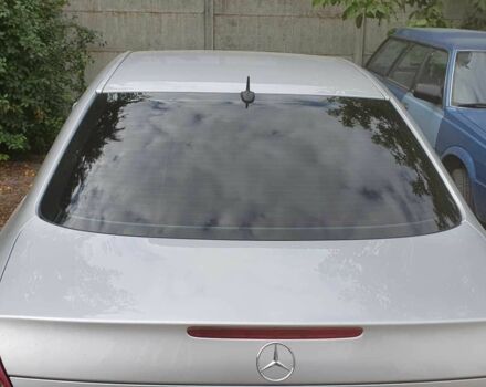 Серый Мерседес 220, объемом двигателя 2.2 л и пробегом 390 тыс. км за 3900 $, фото 5 на Automoto.ua