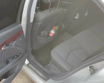 Серый Мерседес 220, объемом двигателя 2.2 л и пробегом 390 тыс. км за 3900 $, фото 7 на Automoto.ua