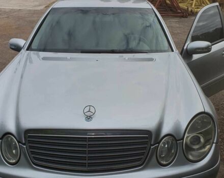 Серый Мерседес 220, объемом двигателя 2.2 л и пробегом 390 тыс. км за 3900 $, фото 11 на Automoto.ua