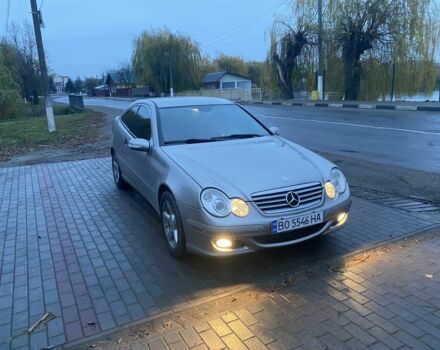 Серый Мерседес 220, объемом двигателя 2.2 л и пробегом 257 тыс. км за 5999 $, фото 3 на Automoto.ua