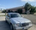 Сірий Мерседес 220, об'ємом двигуна 2.2 л та пробігом 370 тис. км за 1800 $, фото 5 на Automoto.ua