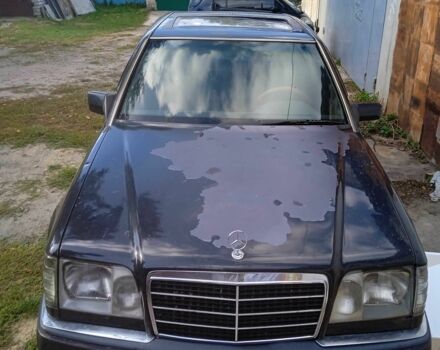 Сірий Мерседес 220, об'ємом двигуна 2.2 л та пробігом 220 тис. км за 2900 $, фото 2 на Automoto.ua