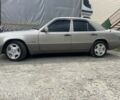 Сірий Мерседес 220, об'ємом двигуна 2.2 л та пробігом 210 тис. км за 5300 $, фото 1 на Automoto.ua