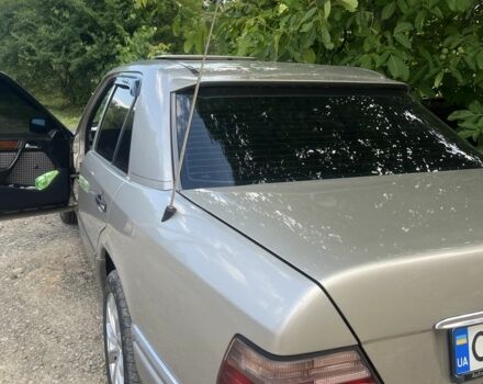 Сірий Мерседес 220, об'ємом двигуна 2.2 л та пробігом 210 тис. км за 5300 $, фото 6 на Automoto.ua
