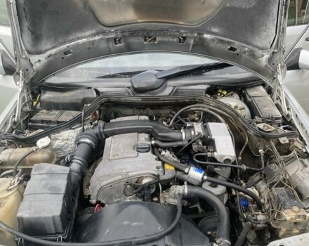 Сірий Мерседес 220, об'ємом двигуна 2.2 л та пробігом 370 тис. км за 1550 $, фото 5 на Automoto.ua