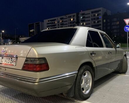 Сірий Мерседес 220, об'ємом двигуна 2.2 л та пробігом 440 тис. км за 3000 $, фото 5 на Automoto.ua