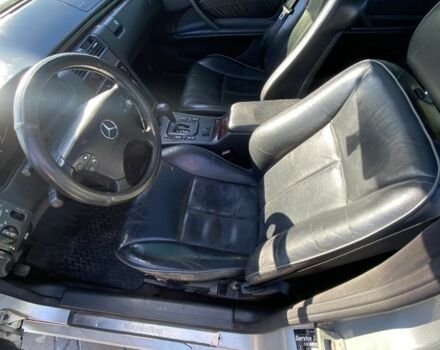 Серый Мерседес 220, объемом двигателя 2.2 л и пробегом 300 тыс. км за 3000 $, фото 6 на Automoto.ua