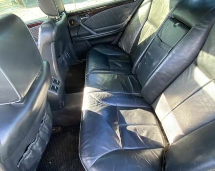 Серый Мерседес 220, объемом двигателя 2.2 л и пробегом 300 тыс. км за 3000 $, фото 7 на Automoto.ua