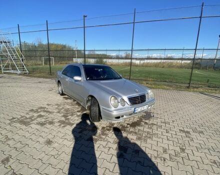 Серый Мерседес 220, объемом двигателя 2.2 л и пробегом 300 тыс. км за 3000 $, фото 5 на Automoto.ua