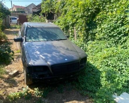 Сірий Мерседес 220, об'ємом двигуна 2 л та пробігом 220 тис. км за 750 $, фото 2 на Automoto.ua