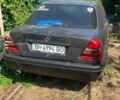 Сірий Мерседес 220, об'ємом двигуна 2 л та пробігом 220 тис. км за 750 $, фото 3 на Automoto.ua