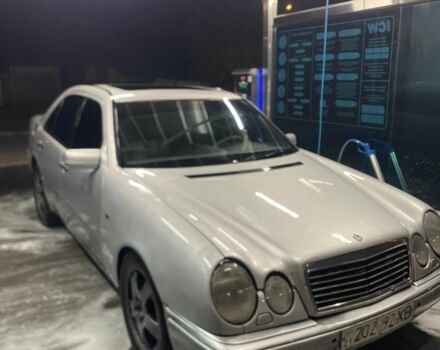 Серый Мерседес 220, объемом двигателя 4.3 л и пробегом 400 тыс. км за 3000 $, фото 1 на Automoto.ua