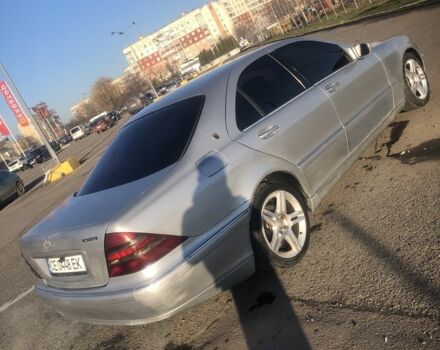 Серый Мерседес 220, объемом двигателя 3.2 л и пробегом 200 тыс. км за 2900 $, фото 4 на Automoto.ua