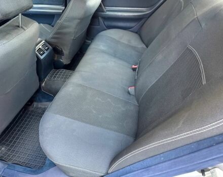 Серый Мерседес 220, объемом двигателя 2.2 л и пробегом 340 тыс. км за 3600 $, фото 17 на Automoto.ua